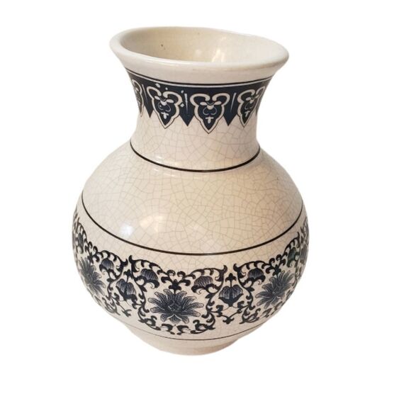 K's Collection Vase - Picture 1 of 7